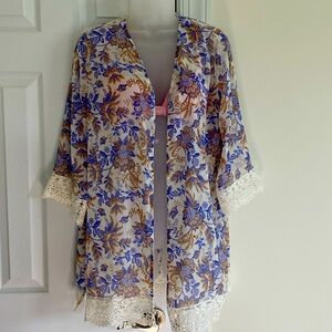 Forever 21 Kimono Blue Tan and White. Size Small. NWT.